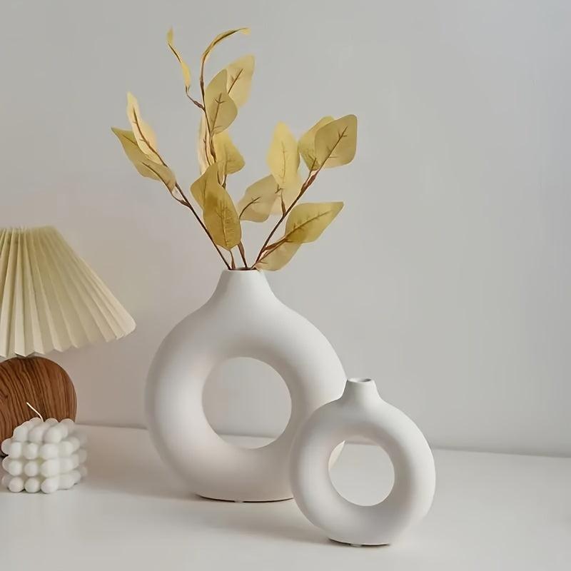 Nordic Style Donut Round Bud Vase – Modern Plastic Decorative Accent for Home Decor, Office Desk, Living Room | Ideal Housewarming, Wedding & Anniversary Gift (1pc)